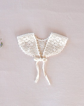 [IVER &amp; ISLA]Lace Crochet Shawl Collar - Natural